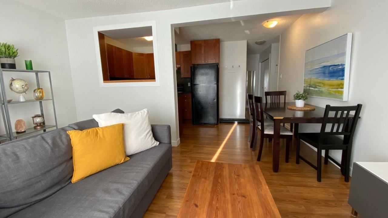 Cozy 2-Bedroom Condo Near Downtown, With Laundry, Parking, Balcony Calgary Extérieur photo